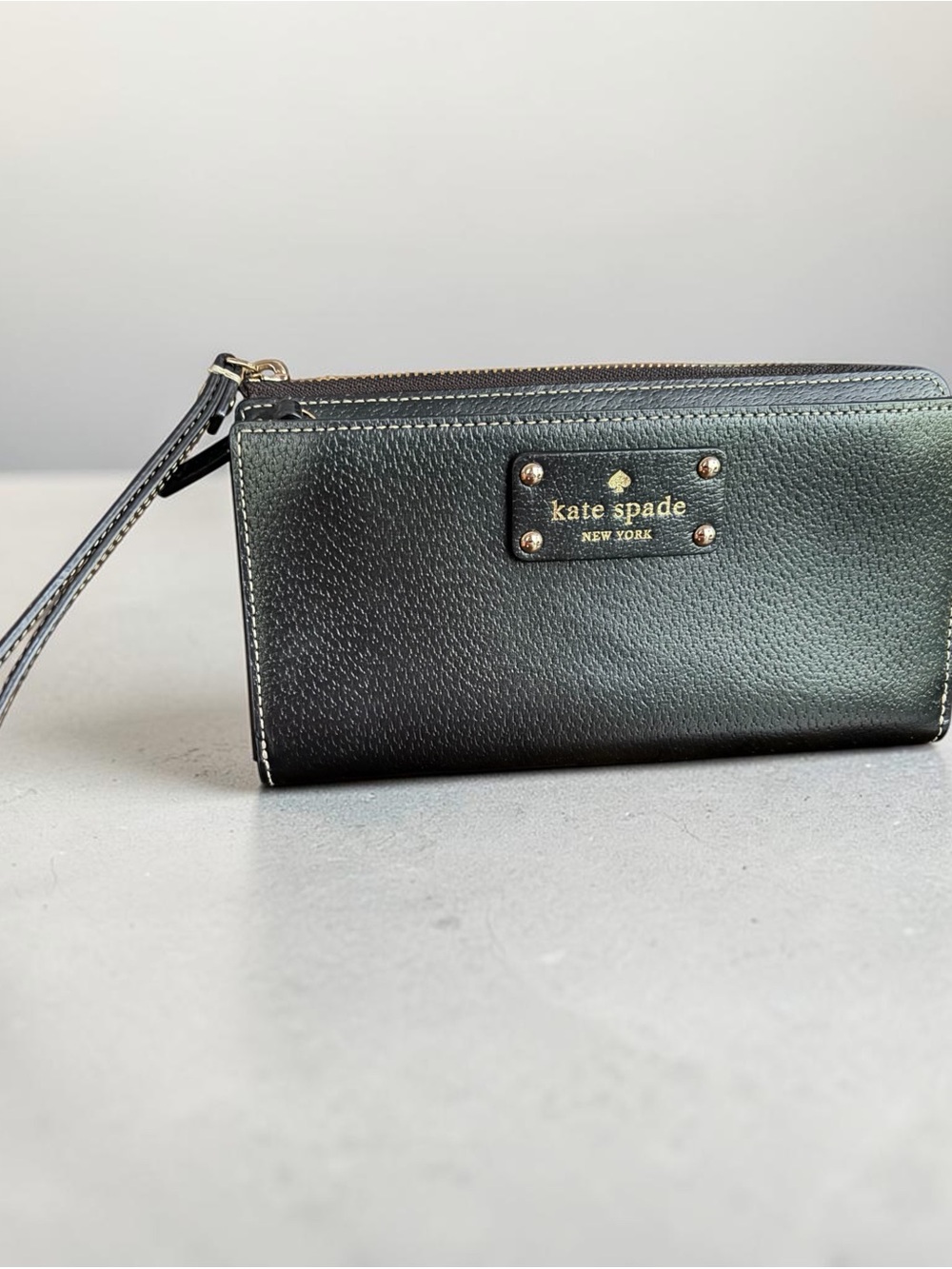 Kate Spade Wellesley‎ Layton Black Zip Around Leather Wristlet Wallet